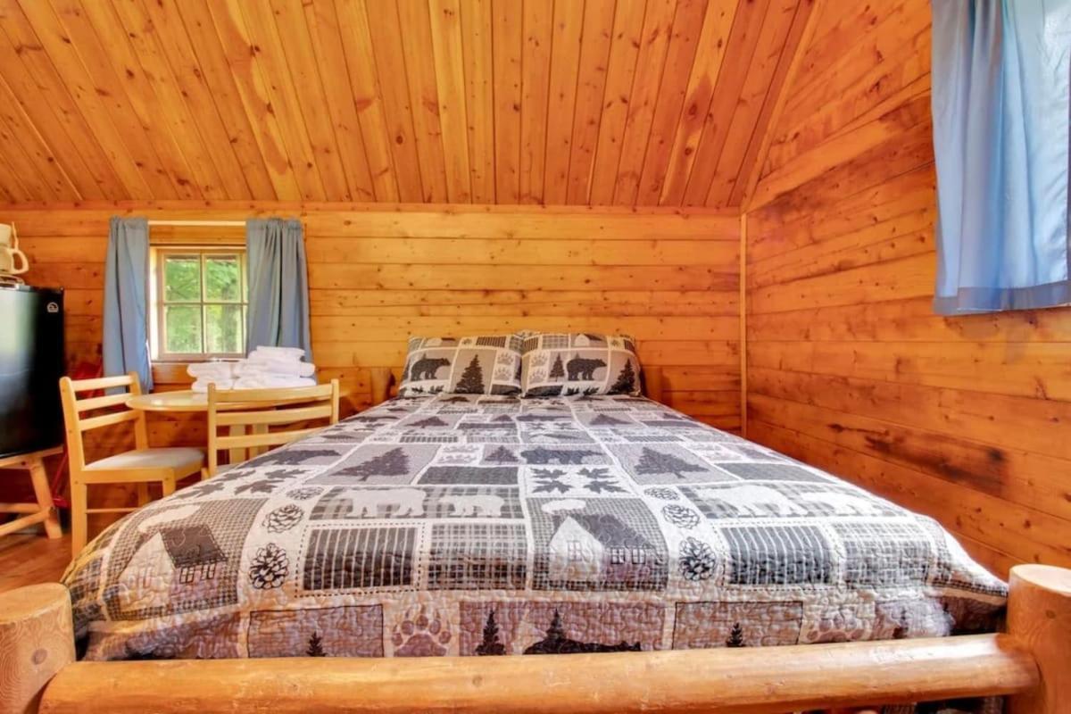 Lovely Rustic Cabin In Μπλούμινγκτον Εξωτερικό φωτογραφία
